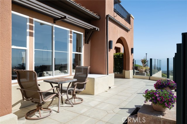 11 Classico Drive, Newport Coast CA: https://media.crmls.org/medias/53436e07-8457-4c47-8cd2-51dedaaf0f20.jpg