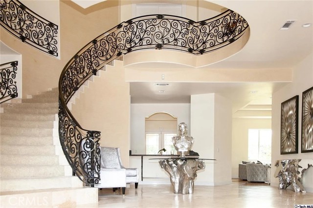 Detail Gallery Image 9 of 35 For 10062 Valley Circle Bld, Chatsworth,  CA 91311 - 7 Beds | 5 Baths