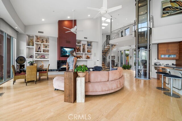 https://media.crmls.org/medias/5345e804-b7cd-464f-90c9-b1024a87755f.jpg?preset=X-Large