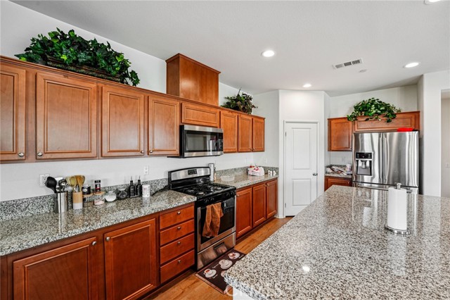 Detail Gallery Image 6 of 25 For 7153 Gypsum, Jurupa Valley,  CA 92509 - 4 Beds | 3/1 Baths