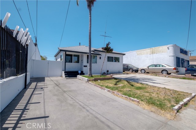 Detail Gallery Image 7 of 38 For 2841 E. Imperial Hwy., Lynwood,  CA 90262 - 5 Beds | 2 Baths