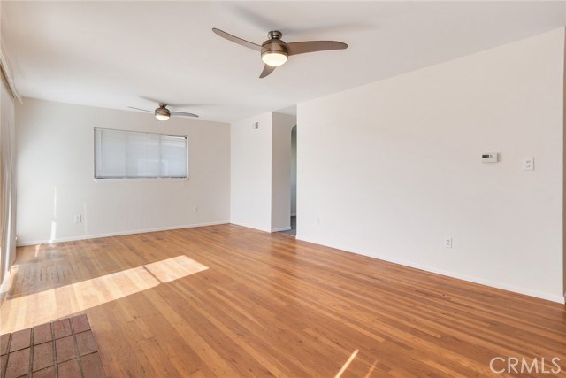 Detail Gallery Image 3 of 27 For 194 W Blaine St, Riverside,  CA 92507 - 4 Beds | 2 Baths