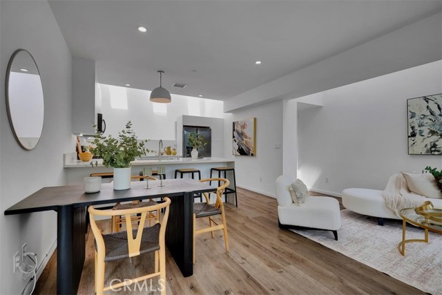 Detail Gallery Image 5 of 27 For 6919 Knowlton Place, Los Angeles,  CA 90045 - 3 Beds | 4 Baths