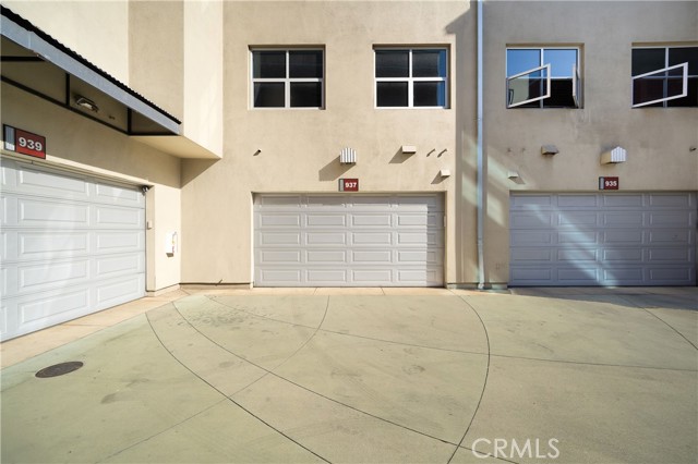 937 E Santa Ana Boulevard, Santa Ana CA: https://media.crmls.org/medias/53483345-e680-4d3b-a484-b48887014cf8.jpg