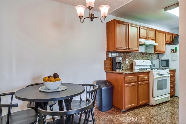 8990 19th Street, Rancho Cucamonga CA: https://media.crmls.org/medias/5348a3b2-9c4f-4845-9c81-f3f53aba6cdd.jpg
