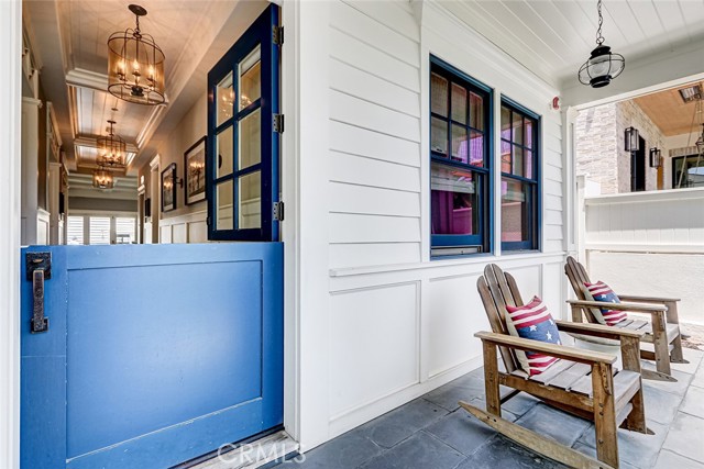 Detail Gallery Image 3 of 35 For 569 33rd, Manhattan Beach,  CA 90266 - 6 Beds | 5/1 Baths