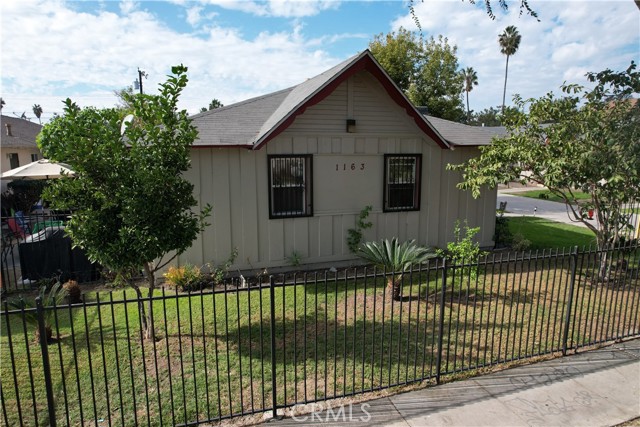 1163 N Mayfair Avenue, Anaheim CA: https://media.crmls.org/medias/53492300-a354-42a2-9f50-3bb0798f84da.jpg