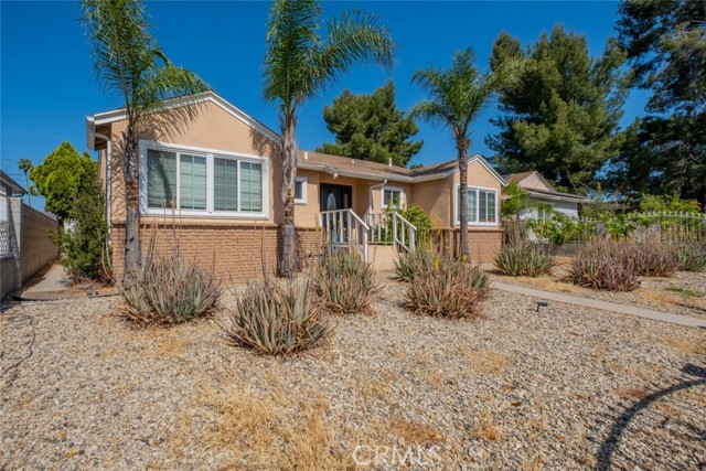 Detail Gallery Image 2 of 18 For 7857 Whitsett Ave, North Hollywood,  CA 91605 - 4 Beds | 3 Baths