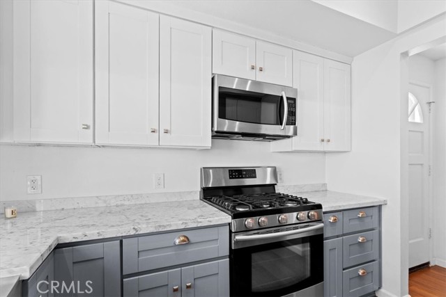 Detail Gallery Image 28 of 28 For 5324 Kester Ave #12,  Sherman Oaks,  CA 91411 - 2 Beds | 2/1 Baths