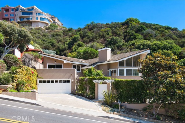 Detail Gallery Image 1 of 38 For 431 Nyes Pl, Laguna Beach,  CA 92651 - 4 Beds | 3/1 Baths