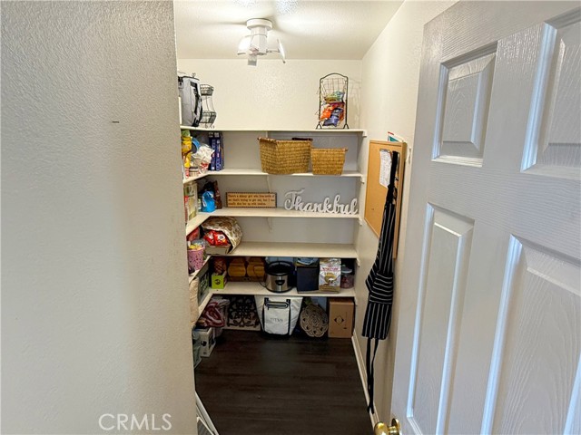 15767 Buck Point Lane, Fontana CA: https://media.crmls.org/medias/534ca0a7-0cfc-4d4d-b02b-e54810e679fe.jpg