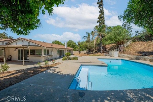 19941 Hiawatha Street, Chatsworth CA: https://media.crmls.org/medias/534d0096-a413-45c1-b5dc-3fca426cc8d9.jpg