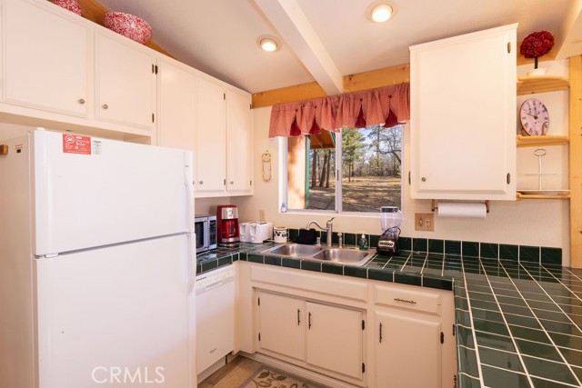 Detail Gallery Image 13 of 34 For 1750 Angels Camp Rd, Big Bear City,  CA 92314 - 3 Beds | 2 Baths