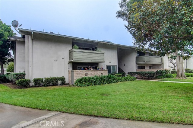 Detail Gallery Image 2 of 20 For 8633 Portola Ct 16h,  Huntington Beach,  CA 92646 - 1 Beds | 1 Baths