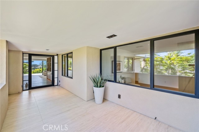 1075 Granville Drive, Newport Beach CA: https://media.crmls.org/medias/534f9bd5-0f46-4ccd-aec4-579f1eda4556.jpg