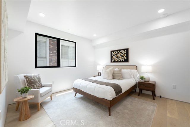 Detail Gallery Image 15 of 21 For 1361 Kelton Ave #403,  Los Angeles,  CA 90024 - 2 Beds | 2 Baths