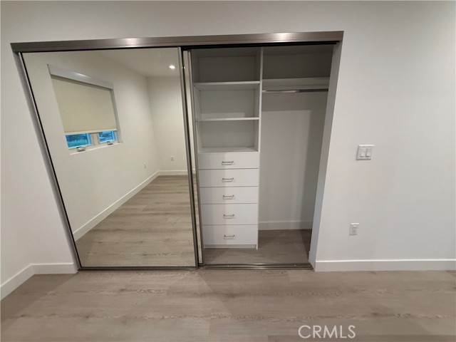 Detail Gallery Image 17 of 22 For 5972 Jamieson Ave, Encino,  CA 91316 - 3 Beds | 3 Baths