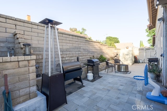 Detail Gallery Image 35 of 39 For 28375 Patricia Hill, Canyon Country,  CA 91387 - 5 Beds | 2/1 Baths