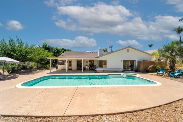 520 Woodland Hills Drive, Escondido CA: https://media.crmls.org/medias/5350bad6-1696-4c63-b451-237bbc6114f5.jpg