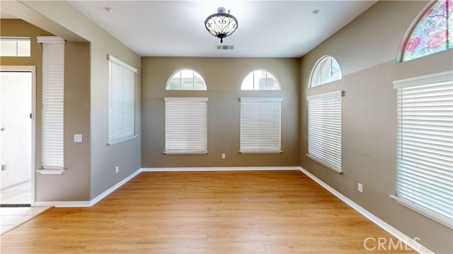 Detail Gallery Image 4 of 41 For 4322 Waterside Ln, Oxnard,  CA 93035 - 4 Beds | 2/1 Baths