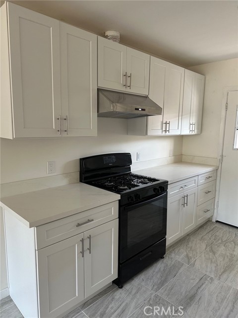 Detail Gallery Image 2 of 11 For 2660 N Frederic a,  Burbank,  CA 91504 - 1 Beds | 1 Baths