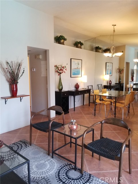 505 S Farrell Drive, Palm Springs CA: https://media.crmls.org/medias/535332aa-6cd8-4a38-9022-c64ea3c422b1.jpg