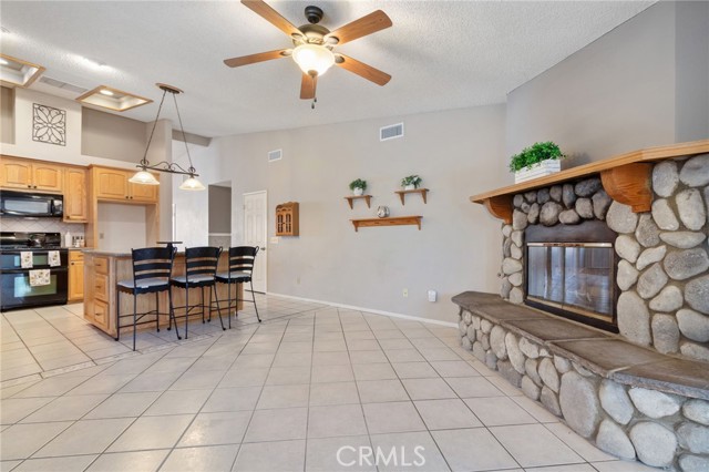 Detail Gallery Image 15 of 31 For 42307 61st St W, Quartz Hill,  CA 93535 - 4 Beds | 2 Baths