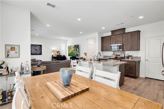 Detail Gallery Image 12 of 66 For 32613 Brunello Way, Temecula,  CA 92591 - 4 Beds | 3 Baths