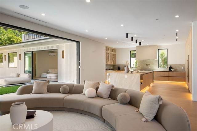 Detail Gallery Image 10 of 73 For 16728 Morrison St, Encino,  CA 91436 - 7 Beds | 6/1 Baths