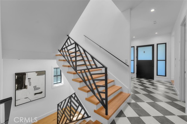 Detail Gallery Image 31 of 75 For 676 18th St, Manhattan Beach,  CA 90266 - 6 Beds | 6/2 Baths