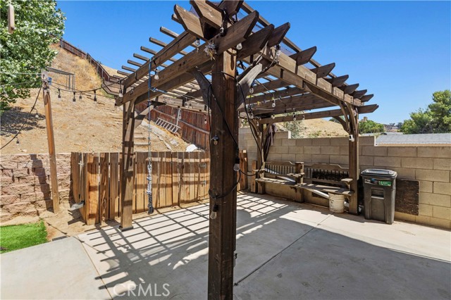 30045 Marvin Avenue, Castaic CA: https://media.crmls.org/medias/53550838-0b82-49f4-ac86-b493c91bb252.jpg