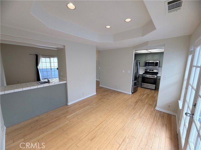 Detail Gallery Image 4 of 16 For 17320 S Dalton, Gardena,  CA 90247 - 2 Beds | 2/1 Baths