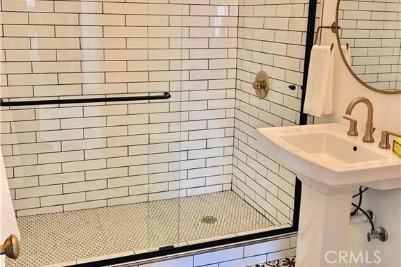 341 W Whiting Avenue, Fullerton CA: https://media.crmls.org/medias/535566af-e605-4adf-bcd1-193ef44337c2.jpg