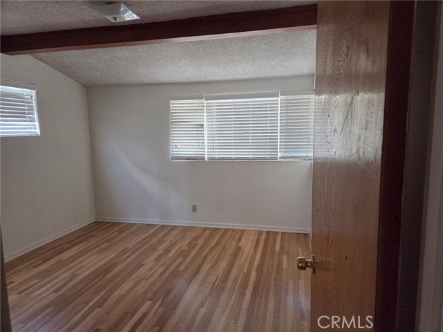 Detail Gallery Image 5 of 9 For 9151 Rubio, North Hills,  CA 91343 - 3 Beds | 2 Baths