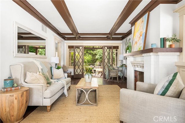1559 Diamond Avenue, South Pasadena CA: https://media.crmls.org/medias/5356008b-d4f5-4c91-8496-3732ff3d7ba8.jpg