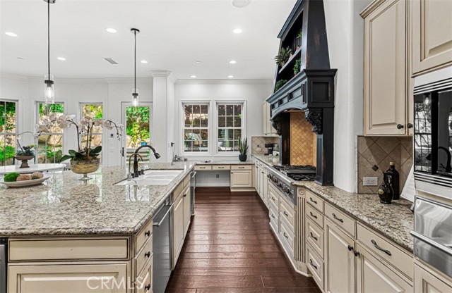 Detail Gallery Image 25 of 75 For 26012 Horseshoe Cr, Laguna Hills,  CA 92653 - 5 Beds | 5/1 Baths