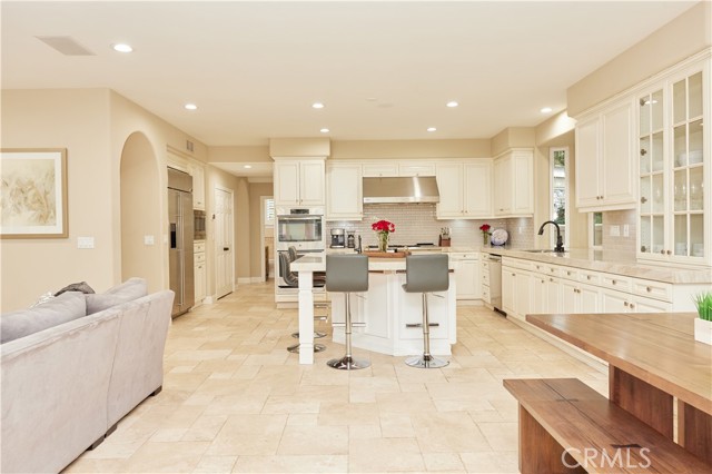 53569d23 C77e 4fe2 8485 4ec23befc719