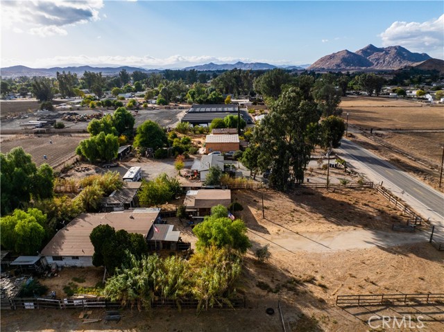 Detail Gallery Image 3 of 13 For 33445 Simpson Rd, Winchester,  CA 92596 - 3 Beds | 2 Baths