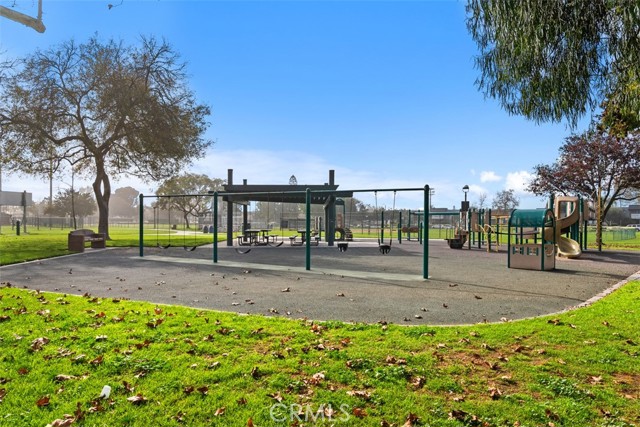 Detail Gallery Image 21 of 25 For 5851 Wellson Dr, Cypress,  CA 90630 - 3 Beds | 3 Baths