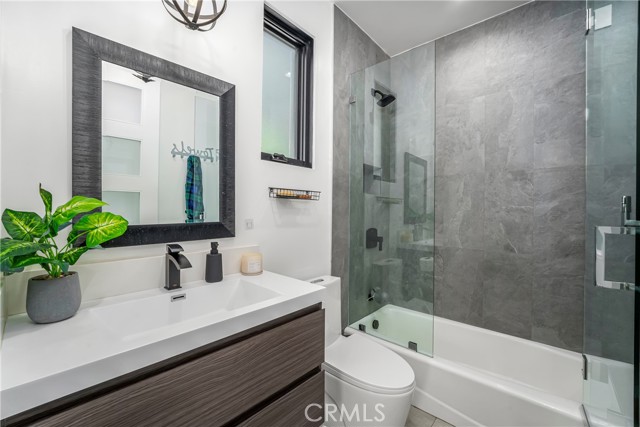4706 Katherine Avenue, Sherman Oaks CA: https://media.crmls.org/medias/5357b217-b052-44ae-88a3-8abc0ca32d56.jpg