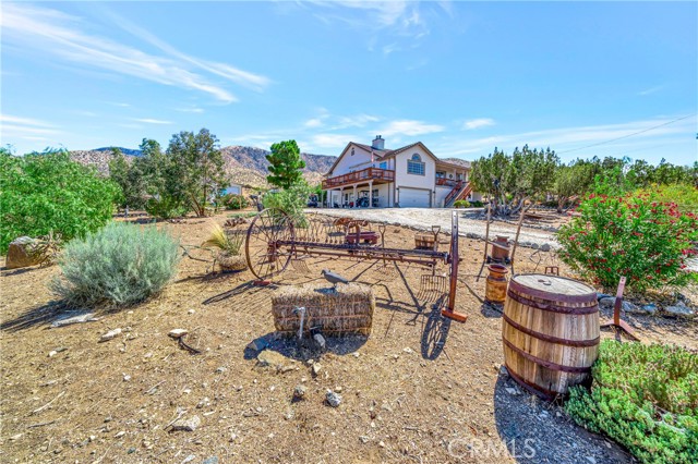 11720 Honeybee Lane, Juniper Hills CA: https://media.crmls.org/medias/5357b88f-bb6b-454c-bf42-7b844ad437d2.jpg
