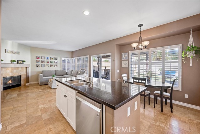 Detail Gallery Image 15 of 56 For 2969 Coral St, Corona,  CA 92882 - 5 Beds | 3 Baths