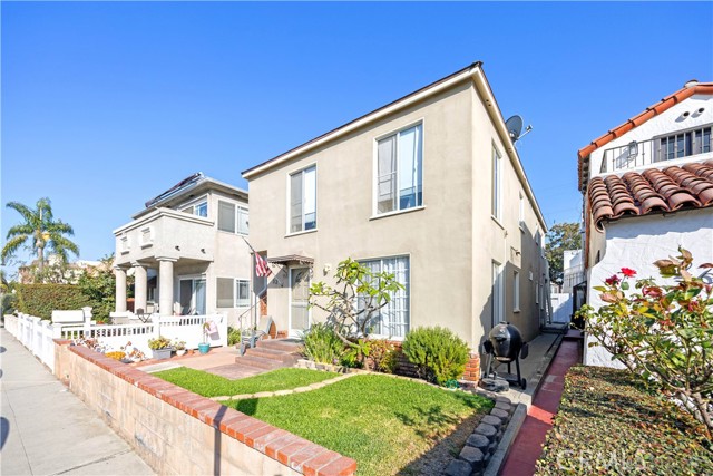 Detail Gallery Image 1 of 5 For 32 La Verne Ave, Long Beach,  CA 90803 - – Beds | – Baths
