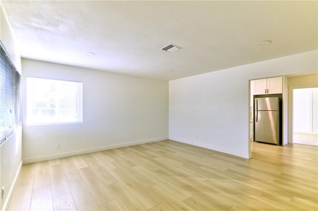 Detail Gallery Image 5 of 13 For 1021 Marion Ave, Hemet,  CA 92543 - 3 Beds | 2 Baths