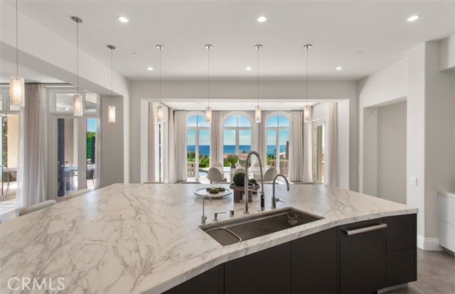Detail Gallery Image 17 of 66 For 22 Pelican Crest Dr, Newport Coast,  CA 92657 - 5 Beds | 7/1 Baths