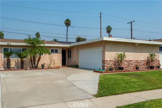 421 W Parkwood Ave, La Habra, CA 90631