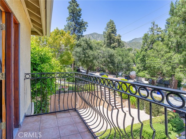 5815 Irving Avenue, La Crescenta CA: https://media.crmls.org/medias/535961a3-5b17-45f2-a45a-d501d78e01b3.jpg