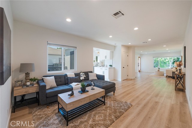 Detail Gallery Image 13 of 41 For 3532 S Muirfield Rd, Los Angeles,  CA 90016 - 4 Beds | 3 Baths