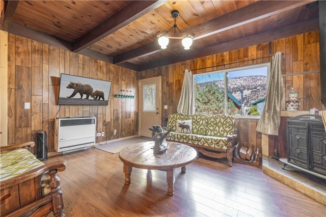 Detail Gallery Image 6 of 17 For 726 Maltby Bld, Big Bear City,  CA 92314 - 3 Beds | 1 Baths