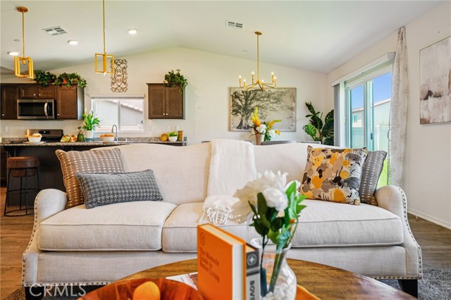 873 Canopy Lane, San Jacinto CA: https://media.crmls.org/medias/535b0974-cee4-4155-a4b0-56c4a5527930.jpg